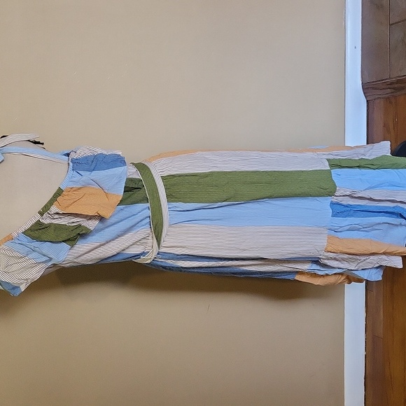 Lauren Conrad Dress - Picture 9 of 14